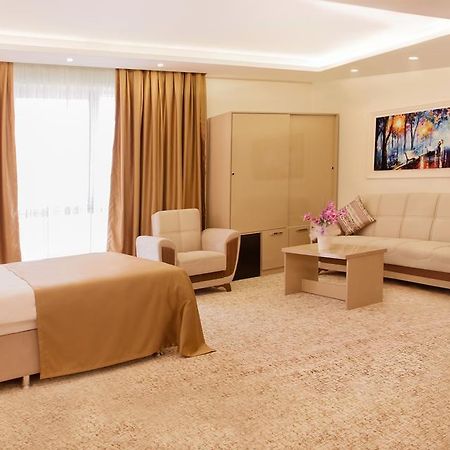 טקירדג Goldhan Hotel מראה חיצוני תמונה