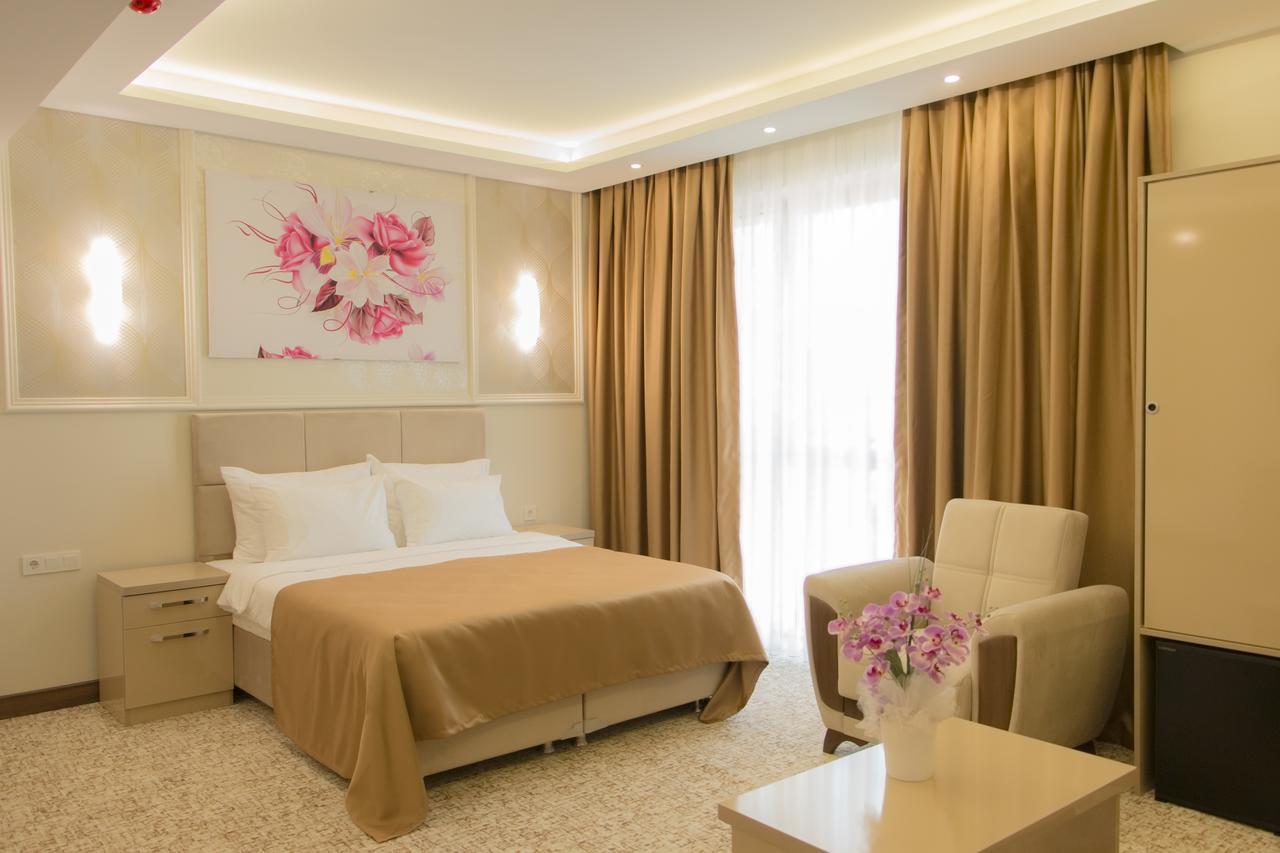 טקירדג Goldhan Hotel מראה חיצוני תמונה