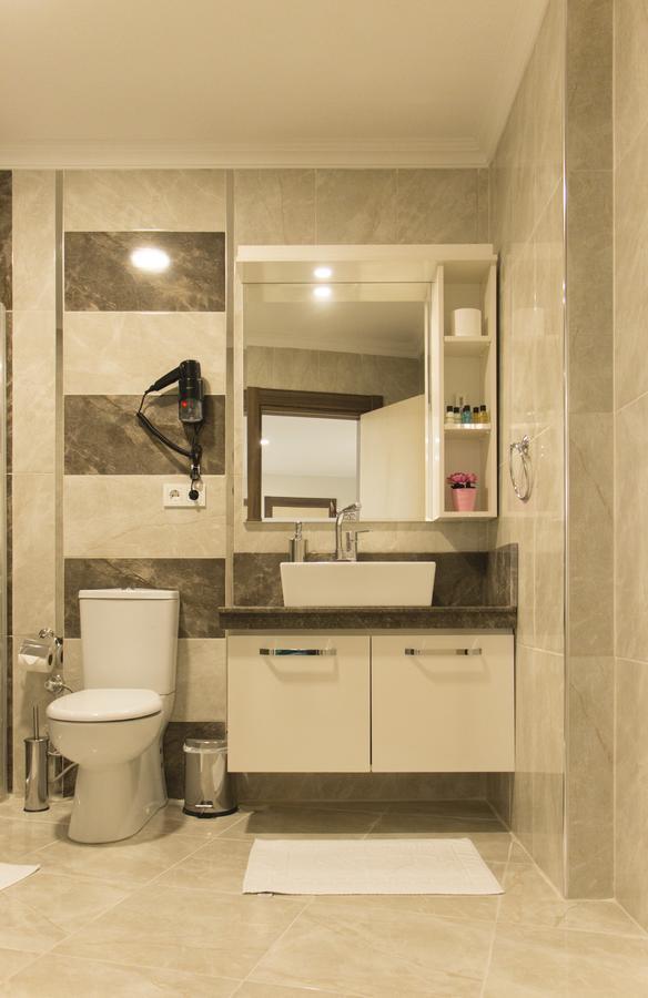 טקירדג Goldhan Hotel מראה חיצוני תמונה
